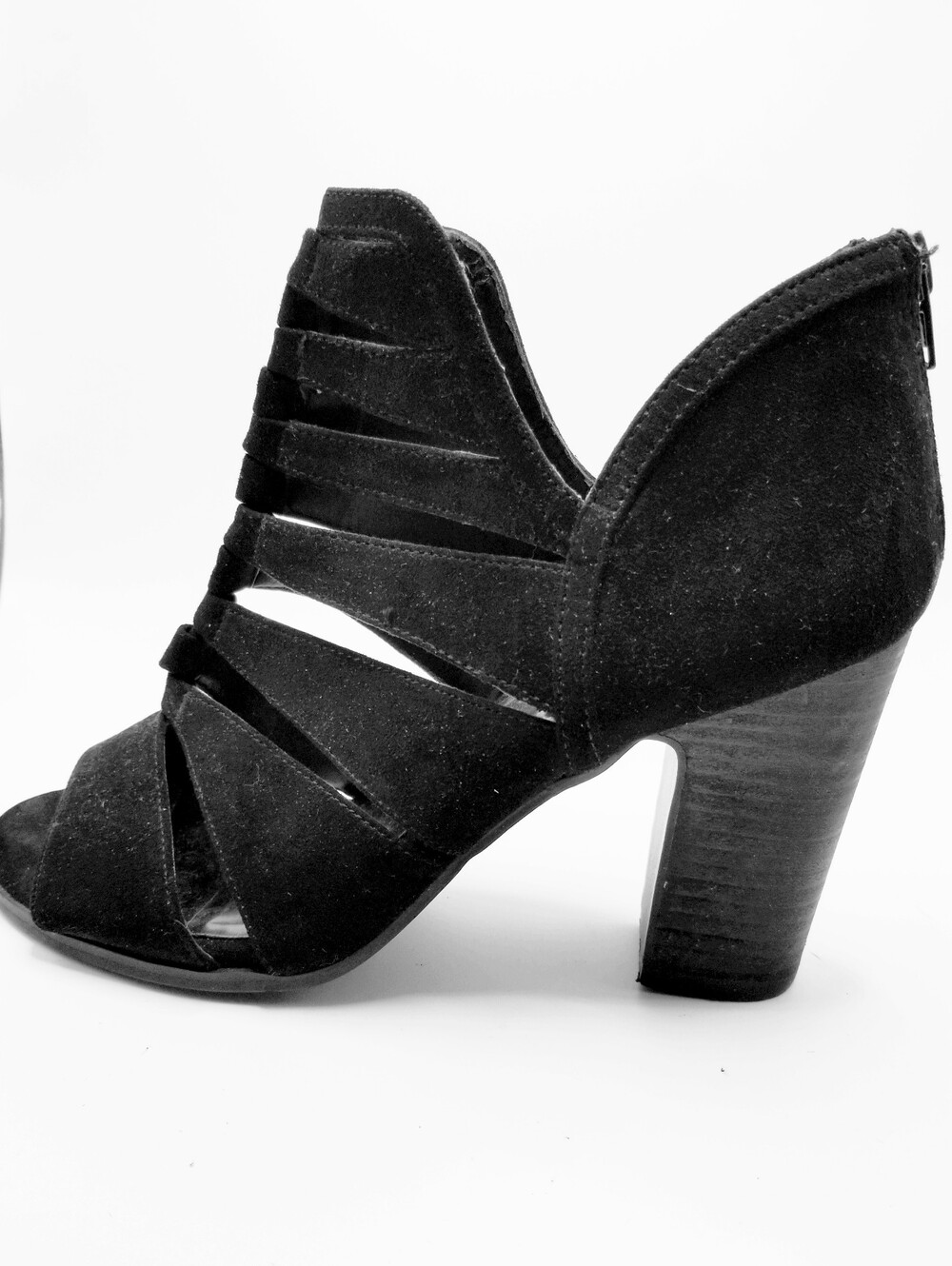 Carlos by Carlos Santana Black Faux Suede Cutout Heels Size 8.5